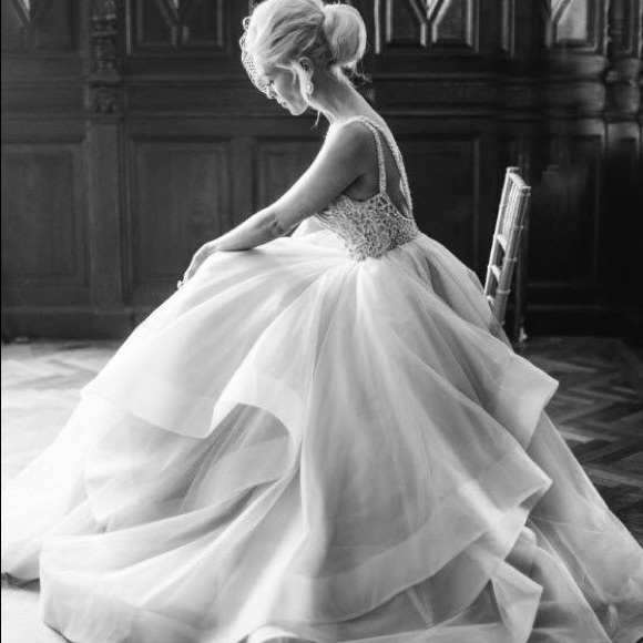 Hayley Paige Dori Wedding Dress.Never worn/altered - Picture 2 of 10